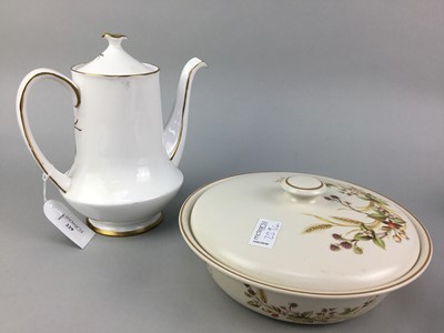 Lot 229 - A WEDGWOOD PART TEA SERVICE AND OTHER TEA AND DINNER WARE