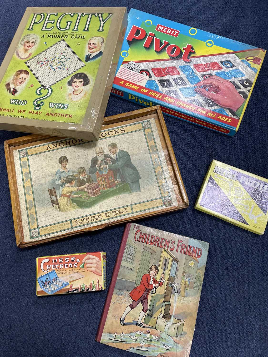 Lot 233 - A LOT OF VINTAGE BOARD GAMES