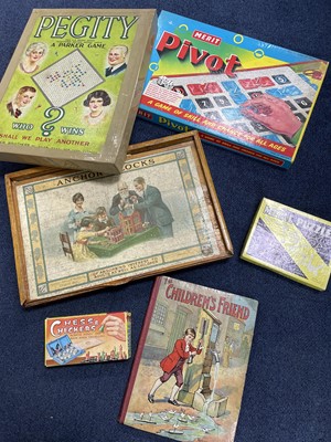 Lot 233 - A LOT OF VINTAGE BOARD GAMES
