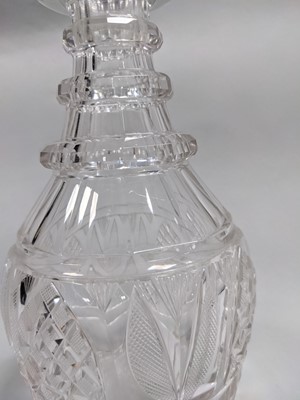 Lot 197 - AN EARLY 19TH CENTURY CUT GLASS DECANTER
