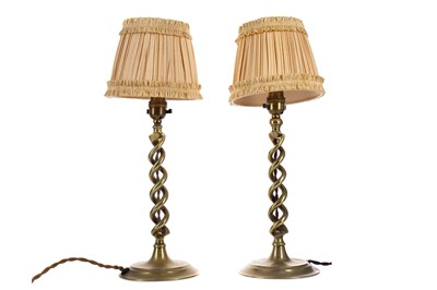 Lot 402 - A PAIR OF EARLY 20TH CENTURY BRASS TABLE LAMPS