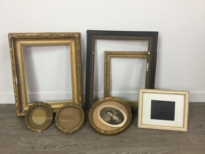 Lot 242 - A VICTORIAN GILT GESSO PICTURE FRAME AND OTHER FRAMES