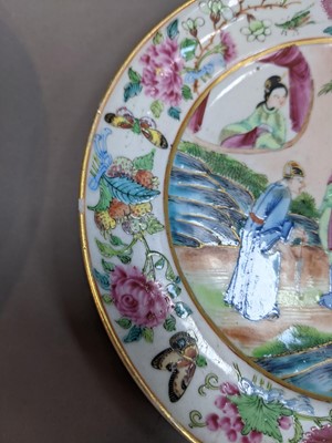 Lot 95 - A SET OF SIX LATE 19TH CENTURY CHINESE FAMILLE ROSE PLATES, ALONG WITH TWO OTHERS