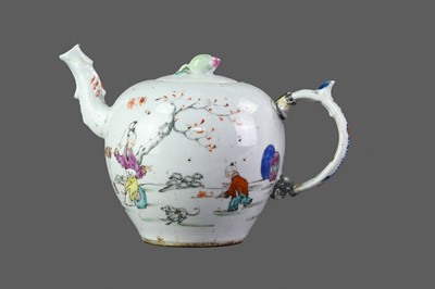 Lot 16 - A 19TH CENTURY CHINESE FAMILLE ROSE TEAPOT AND COVER
