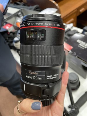 Lot 1810 - A CANON 100 MM MACRO 2.8 L IS USM