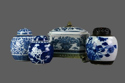 Lot 60 - A COLLECTION OF THREE 20TH CENTURY CRACKLE GLAZE GINGER JARS AND COVERS, ALONG WITH A CASKET