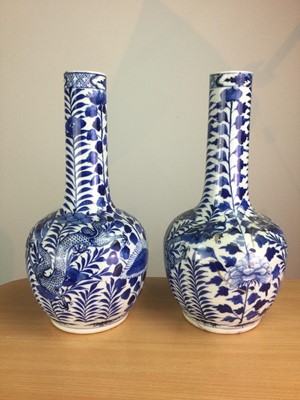 Lot 21 - A PAIR OF 19TH CENTURY CHINESE BLUE & WHITE PORCELAIN VASES