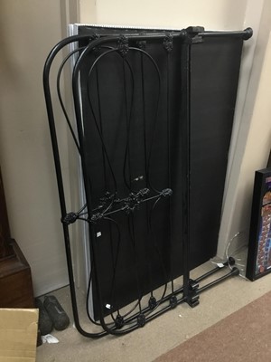 Lot 335 - A MODERN METAL BED FRAME WITH BASE