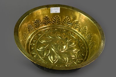 Lot 225 - A LATE 19TH CENTURY BRASS BOWL