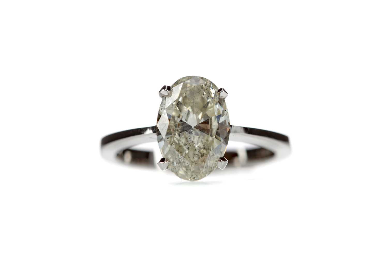 Lot 356 - A CERTIFICATED DIAMOND SOLITAIRE RING