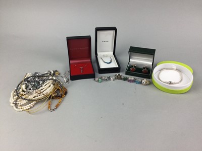Lot 392 - A COLLECTION OF SILVER AND COSTUME JEWELLERY