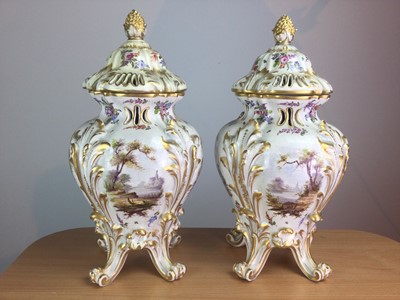 Lot 30 - A PAIR OF LATE 19TH CENTURY HÖCHST PORCELAIN VASES AND COVERS