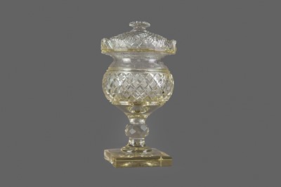 Lot 142 - AN EARLY 19TH CENTURY CUT GLASS PEDESTAL VASE
