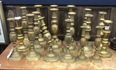 Lot 455 - A LOT OF VINTAGE BRASS CANDLESTICKS