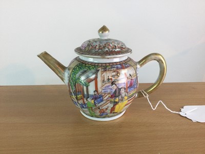 Lot 3 - A 19TH CENTURY CHINESE FAMILLE ROSE TEAPOT AND COVER