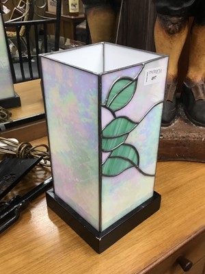 Lot 497 - A MODERN LEADED TABLE LAMP