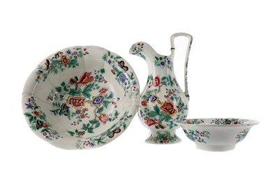 Lot 249 - A MID-19TH CENTURY COPELAND & GARRETT, LATE SPODE 'NEW FAYENCE' WASH BOWL AND EWER, AND OTHER ITEMS