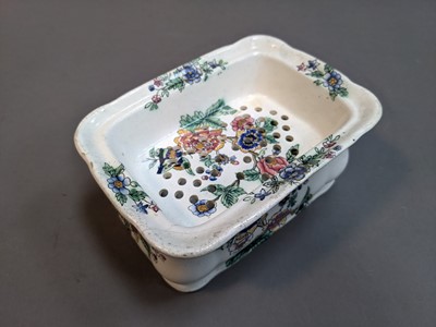 Lot 249 - A MID-19TH CENTURY COPELAND & GARRETT, LATE SPODE 'NEW FAYENCE' WASH BOWL AND EWER, AND OTHER ITEMS