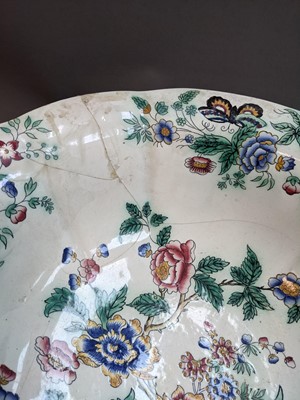 Lot 249 - A MID-19TH CENTURY COPELAND & GARRETT, LATE SPODE 'NEW FAYENCE' WASH BOWL AND EWER, AND OTHER ITEMS