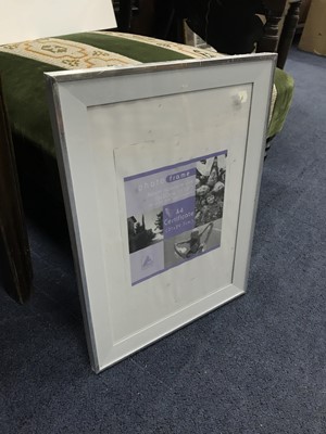 Lot 510 - AN ASSORTMENT OF PICTURE FRAMES