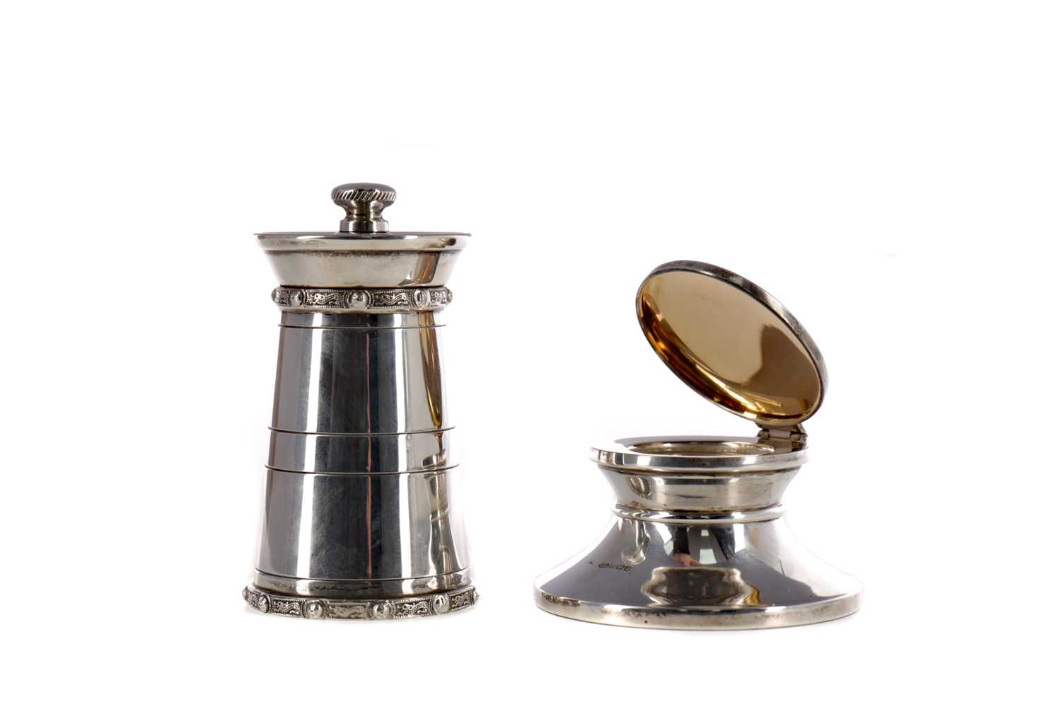 Lot 446 - A SILVER CAPSTAN STYLE INKWELL