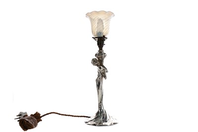 Lot 1603 - AN ART NOUVEAU SILVER PLATED FIGURAL TABLE LAMP