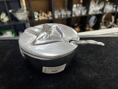 Lot 500 - A CONTEMPORARY SOUTH AFRICAN PEWTER AND STAINLESS STEEL SUGAR BOWL WITH COVER