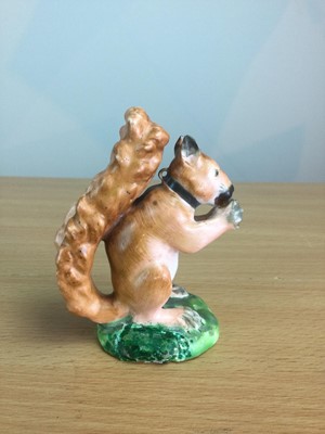 Lot 17 - A LATE 18TH CENTURY ENGLISH PORCELAIN RED SQUIRREL