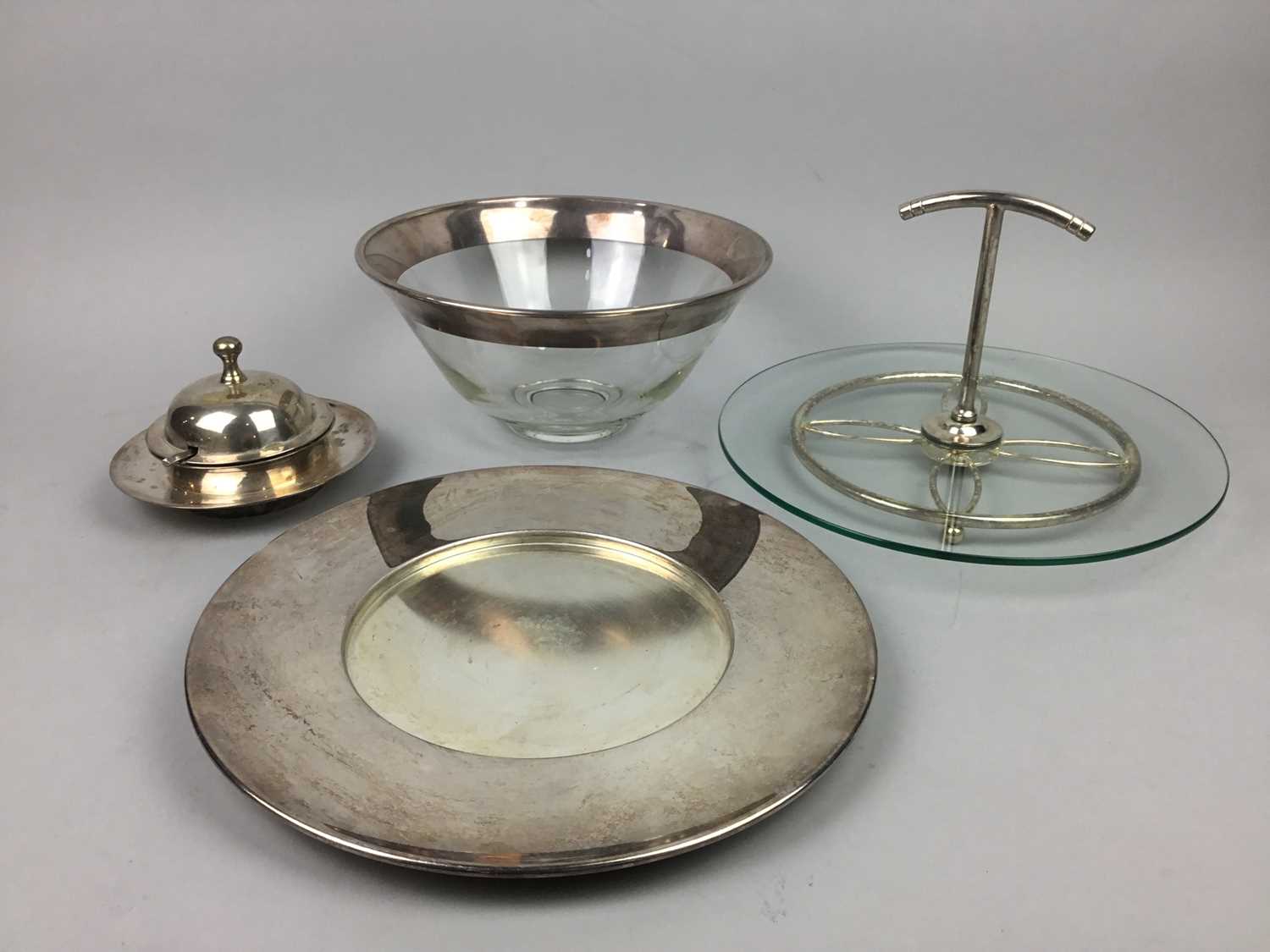 Lot 25 - A SELECTION OF ARTHUR PRICE SILVER PLATED ITEMS