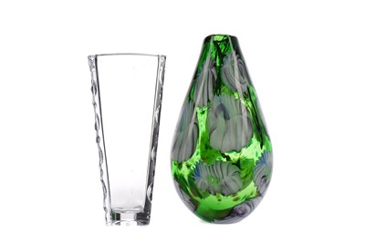 Lot 1186 - A CONTEMPORARY GREEN ART GLASS VASE, ALONG WITH ANOTHER