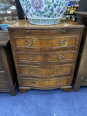 Lot 148 - A REPRODUCTION SERPENTINE FRONTED CHEST OF DRAWERS