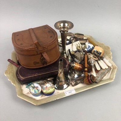 Lot 125 - A LOT OF SILVER AND PLATED OBJECTS