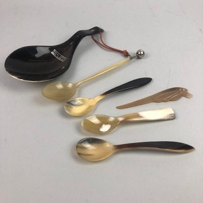 Lot 128 - A COLLECTION OF MOTHER OF PEARL AND HORN SPOONS, KNIVES AND FORKS