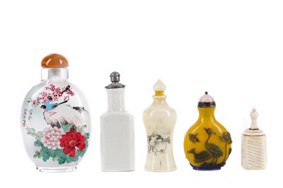 Lot 893 - A OT OF FIVE CHINESE SNUFF AND SCENT BOTTLES