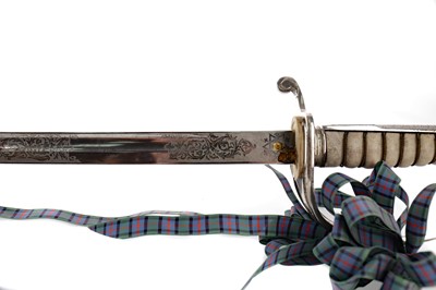 Lot 1626 - AN EARLY 20TH CENTURY OFFICER'S DRESS SWORD