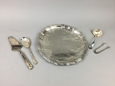 Lot 39 - A LOT OF SILVER PLATED CIRCULAR TRAY ALONG WOTH CASED AND LOOSE CUTLERY