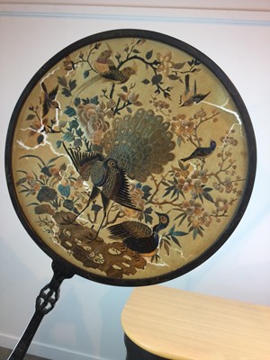 Lot 230 - A PAIR OF LATE 19TH CENTURY CHINESE SILK AND LACQUERED HAND FANS
