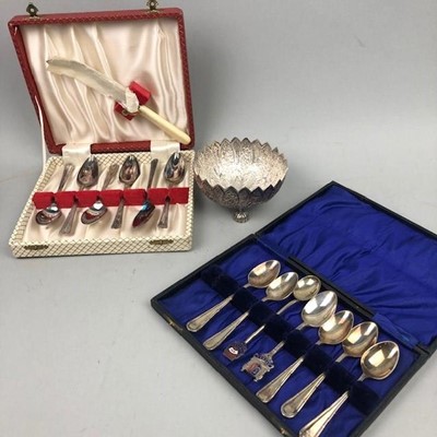 Lot 226 - A CASED SET OF SILVER PLATED GRAPE FRUIT SPOONS AND OTHER PLATED WARE