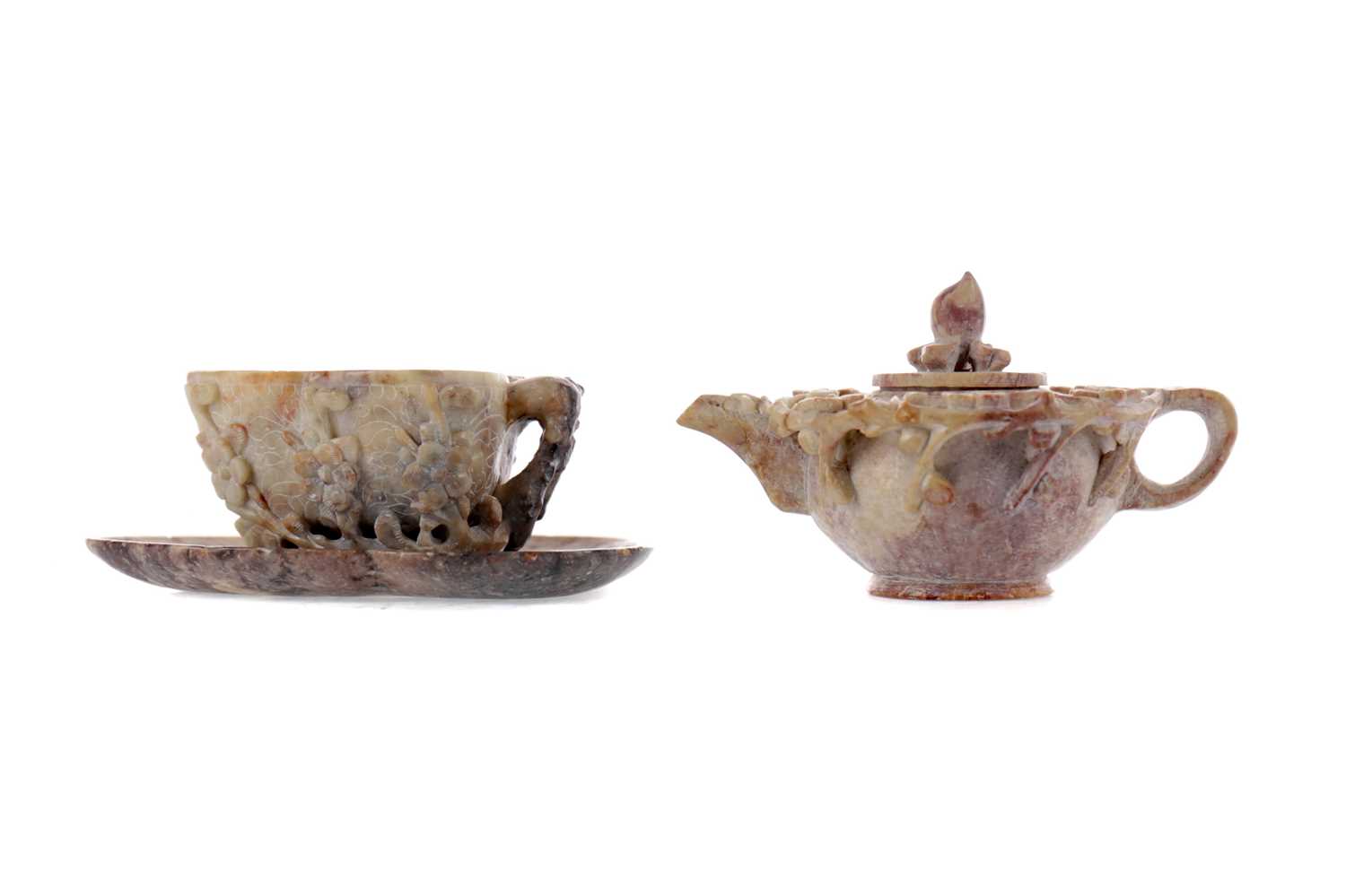 Lot 897 - A 20TH CENTURY CHINESE SOAPSTONE LIBATION CUP ON STAND AND A TEA POT