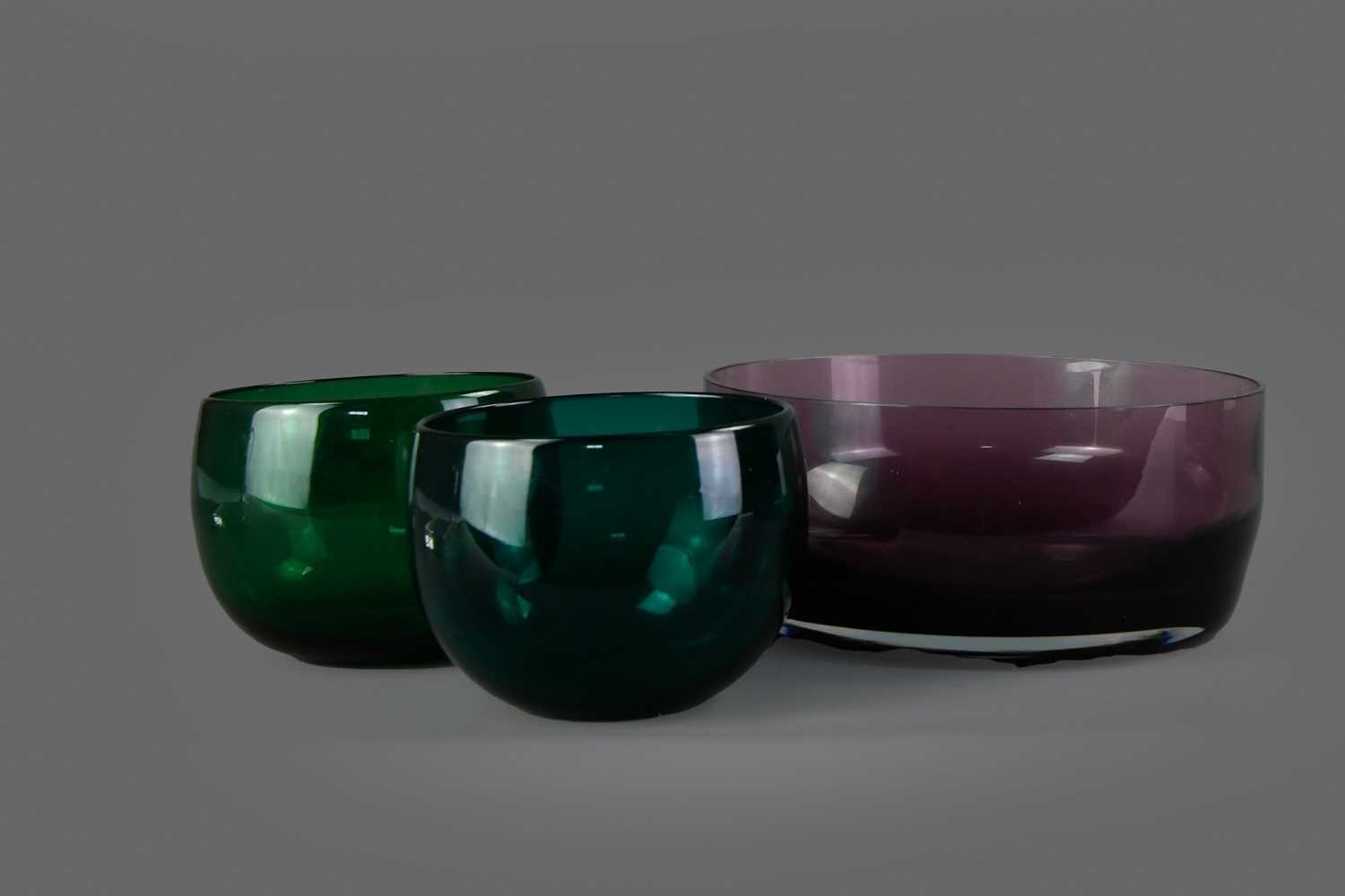 Lot 37 - A CAITHNESS AMETHYST GLASS BOWL, ALONG WITH TWO OTHER COLOURED GLASS BOWLS