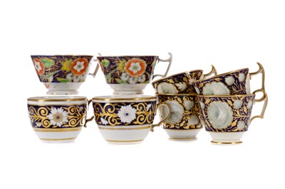 Lot 468 - A SET OF FOUR EARLY 19TH CENTURY DAVENPORT PORCELAIN TEACUPS