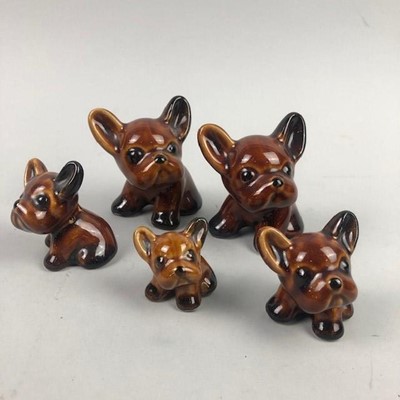 Lot 247 - A GRADUATED SET OF DENBY BROWN GLAZED 'BYNGO' DOGS