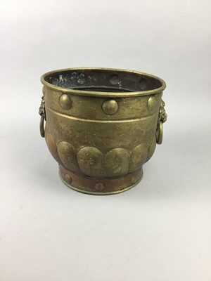 Lot 280 - A BRASS COAL SCUTTLE, JELLY PAN AND OTHER ITEMS