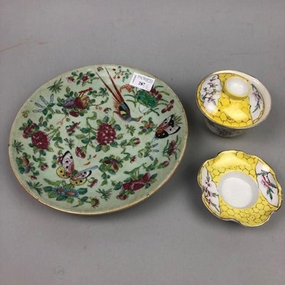 Lot 287 - A LATE 19TH CENTURY CHINESE FAMILLE ROSE PLATE AND A RICE BOWL COVER AND STAND