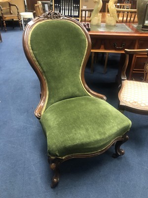 Lot 298 - A WALNUT FRAMED BALLOON BACK GOSSIP CHAIR