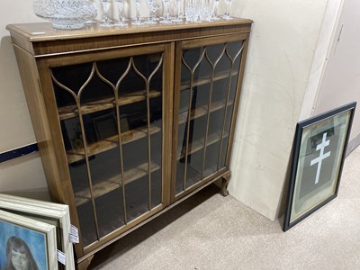 Lot 238 - AN EARLY 20TH CENTURY MAHOGANY BOOKCASE