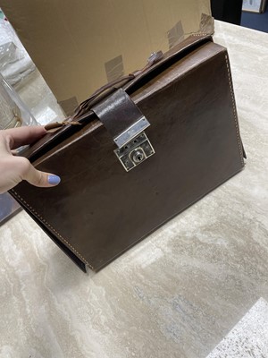 Lot 191 - A MAHJONG SET IN LEATHER TRAVEL CASE