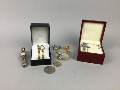 Lot 313 - A LOT OF COSTUME JEWELLERY AND WATCHES