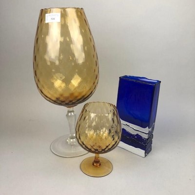 Lot 318 - A PAIR OF CAITHNESS GLASSES AND OTHER GLASSWARE