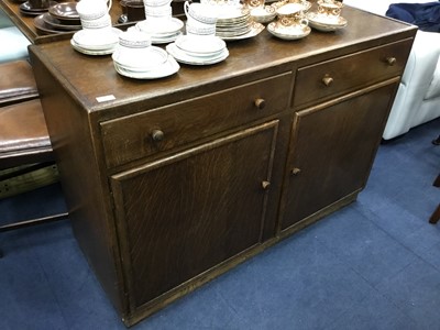 Lot 335 - AN EARLY 20TH CENTURY OAK DINING ROOM SUITE